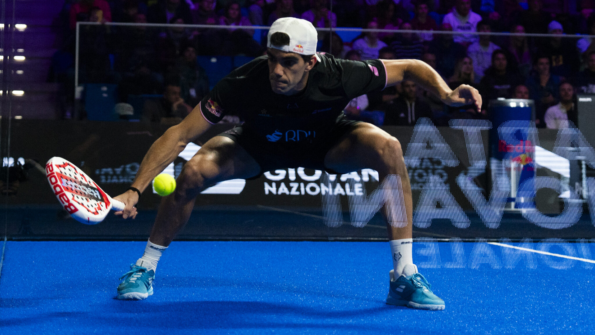 Scende al sesto posto Juan Lebron con 8.360 punti