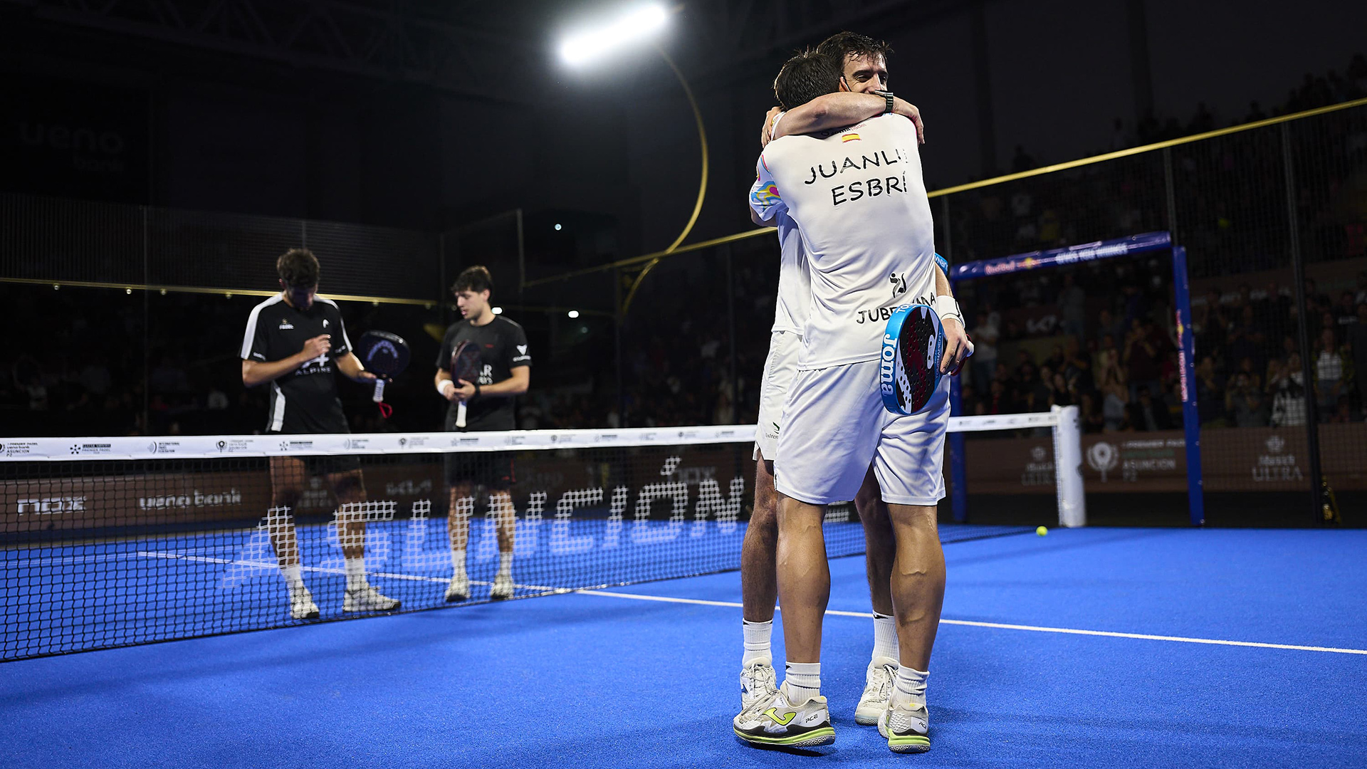 Diestro, Esbri, Padel