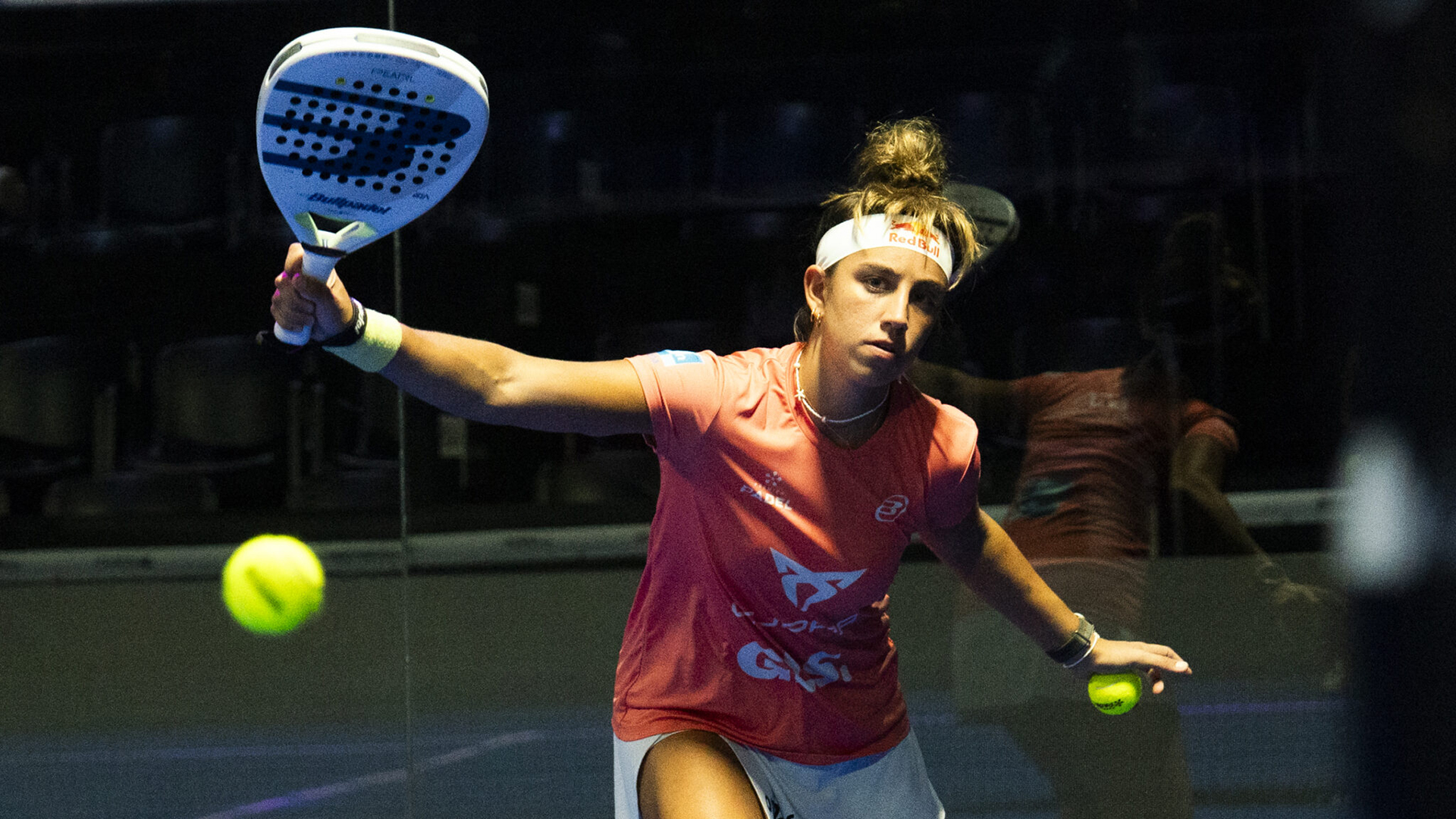 Poi si impara tantissimo, anche solo osservando”. Bea, come la chiamano tutti al Padel X4 Club dove pure è di casa, ha qualcosa in comune con il suo grande idolo, la spagnola Beatriz "Bea" Gonzalez, una delle giocatrici più forti del pianeta. 