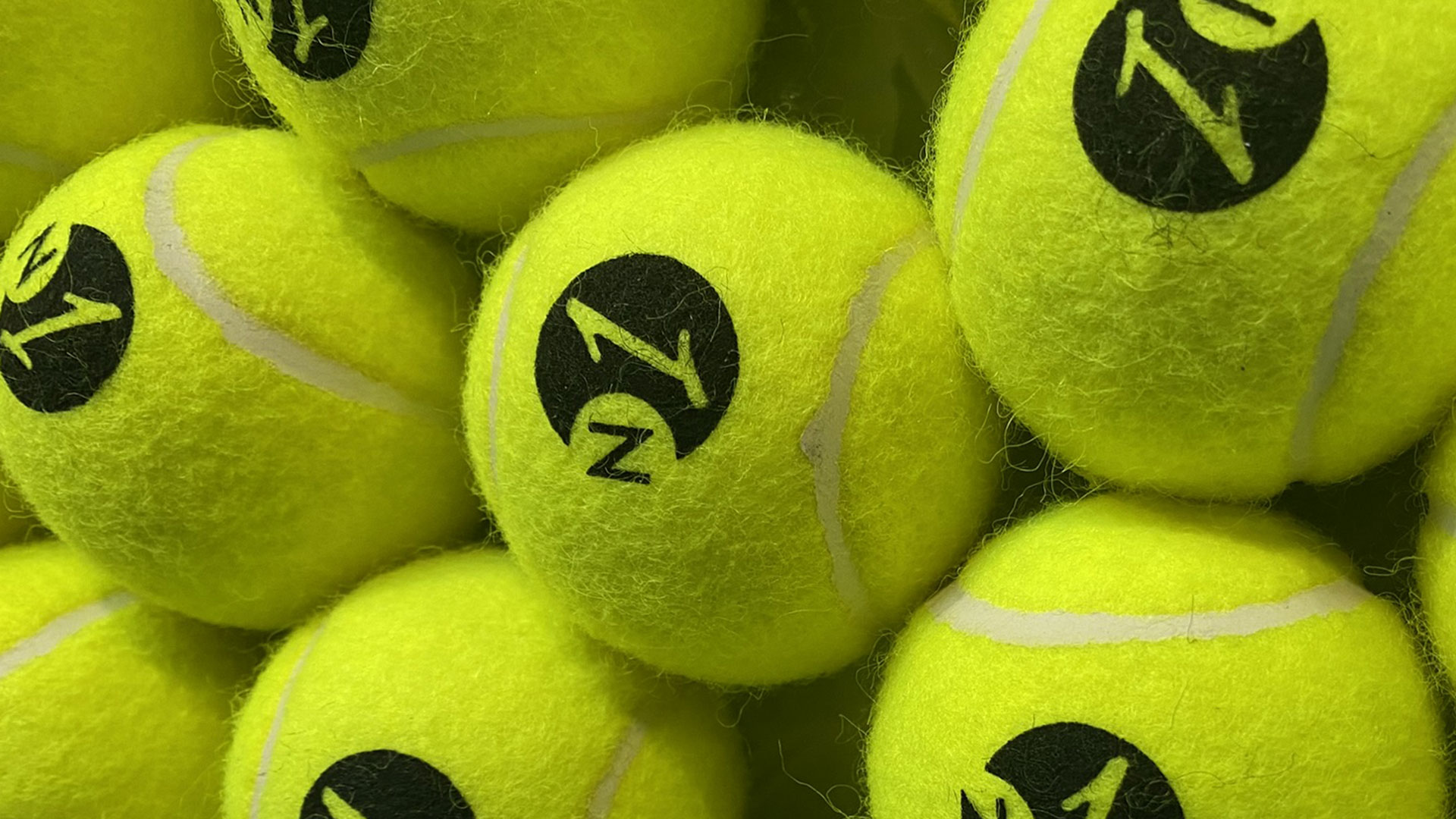 Al Padel Club X4 non mancheranno momenti speciali, come quello della sfida che vedrà quattro stelle del calcio nonché grandi amanti del padel. 